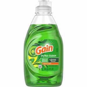 A green bottle of dish soap with the words gain ultra clean on it.